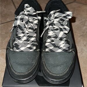 Travis Scott phantoms 7 in men = 7y